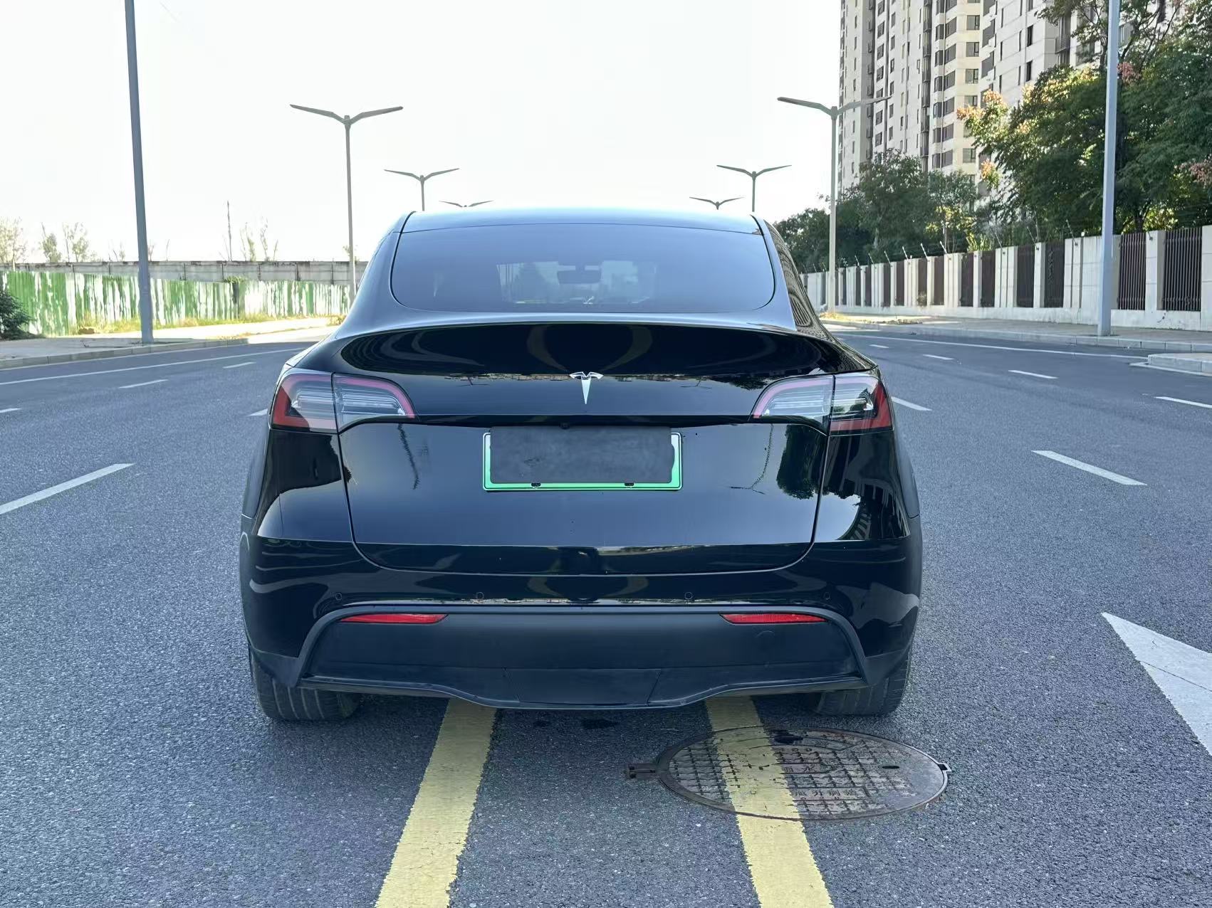 Tesla Model Y 2022 #8 Tesla Model Y 2022 car image #8