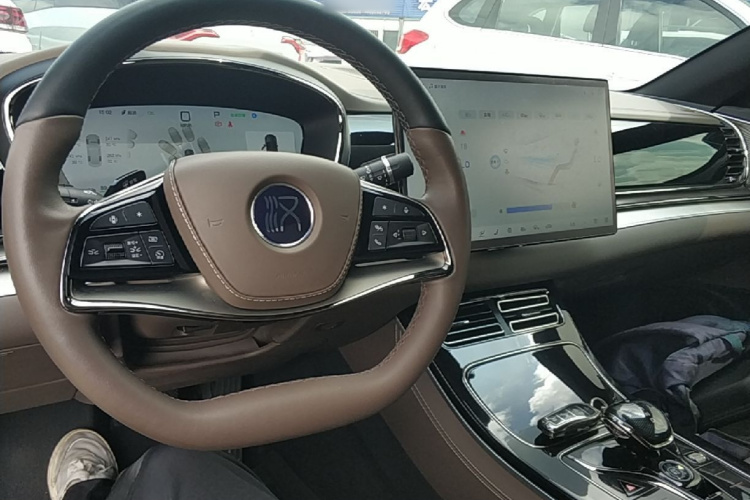 BYD Han 2025 car image #11
