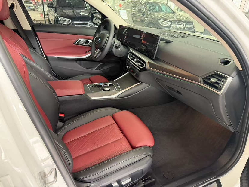 BMW i3 2025 car image #7