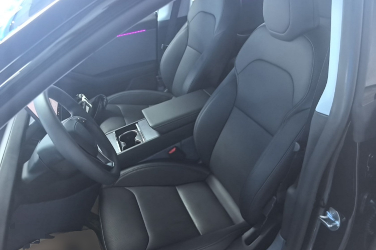 Tesla Model 3 2025 car image #15