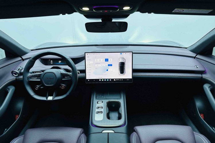 MI SU7 2025 immagine di auto #10