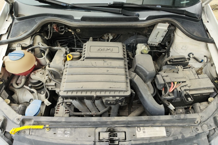 Volkswagen Polo 2015 car image #22
