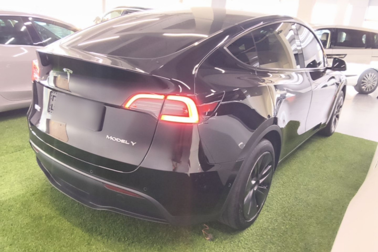Tesla Model Y 2023 #7 Tesla Model Y 2023 изображение автомобиля #7