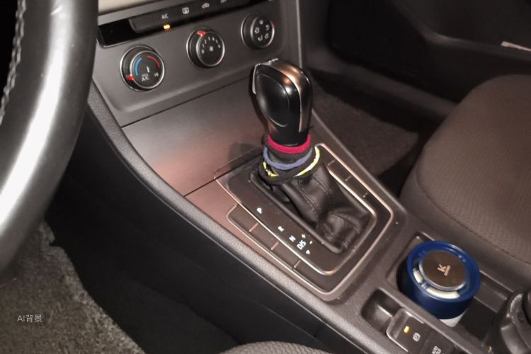 Volkswagen Golf 2015 car image #16