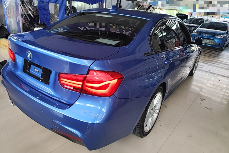BMW 3 Series 2018 #7 BMW 3 Series 2018 car image #7