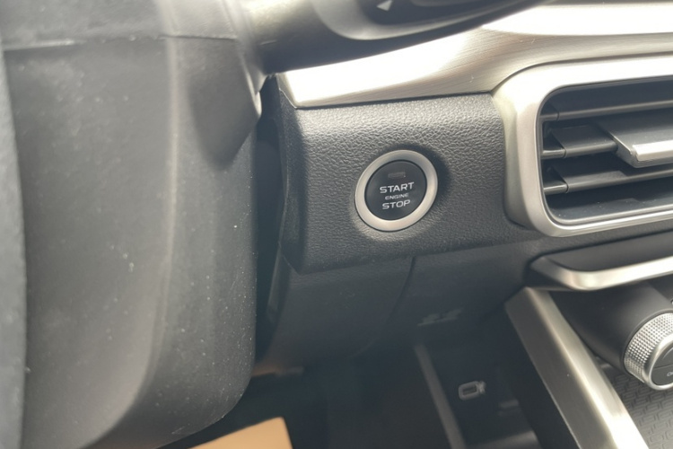 GEELY Coolray 2021 #17 GEELY Coolray 2021 car image #17