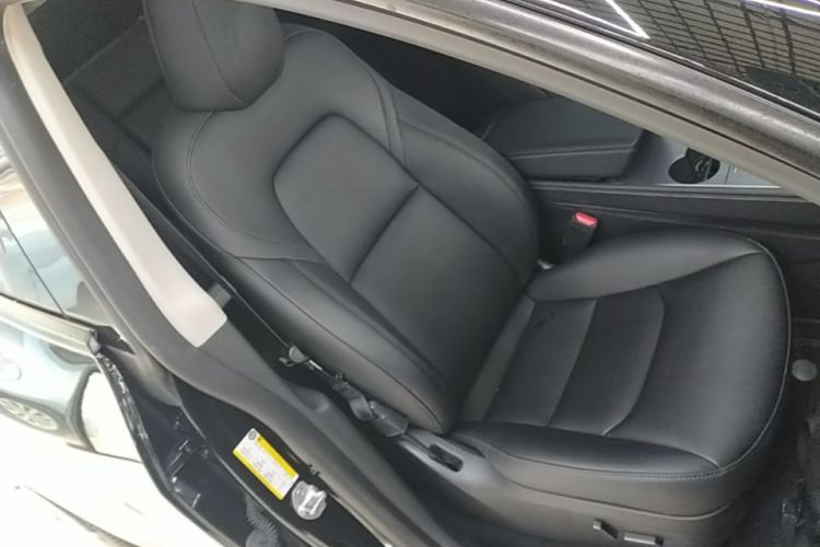 Tesla Model Y 2023 car image #24