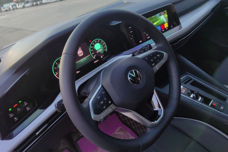 Volkswagen Golf 2022 صورة سيارة #21