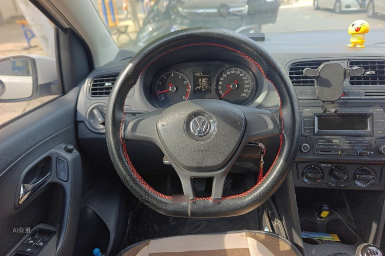 Volkswagen Polo 2018 car image #12