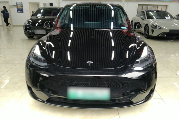 Tesla Model Y 2023 car image #3
