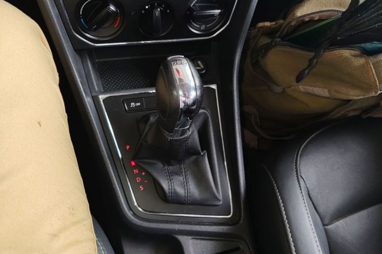 Volkswagen Lavida 2015 car image #14