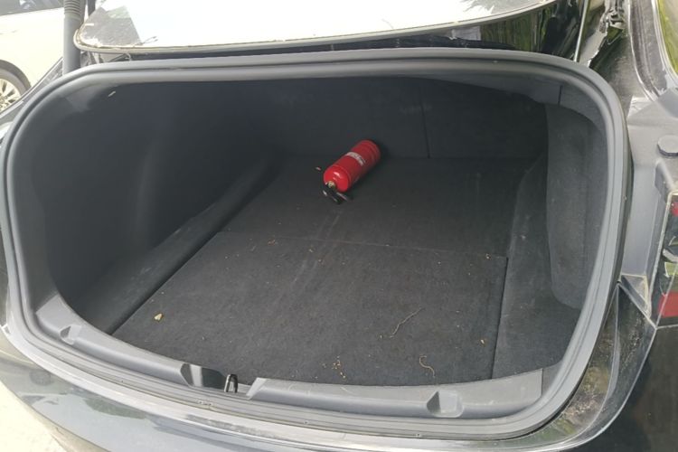 Tesla Model 3 2022 car image #19