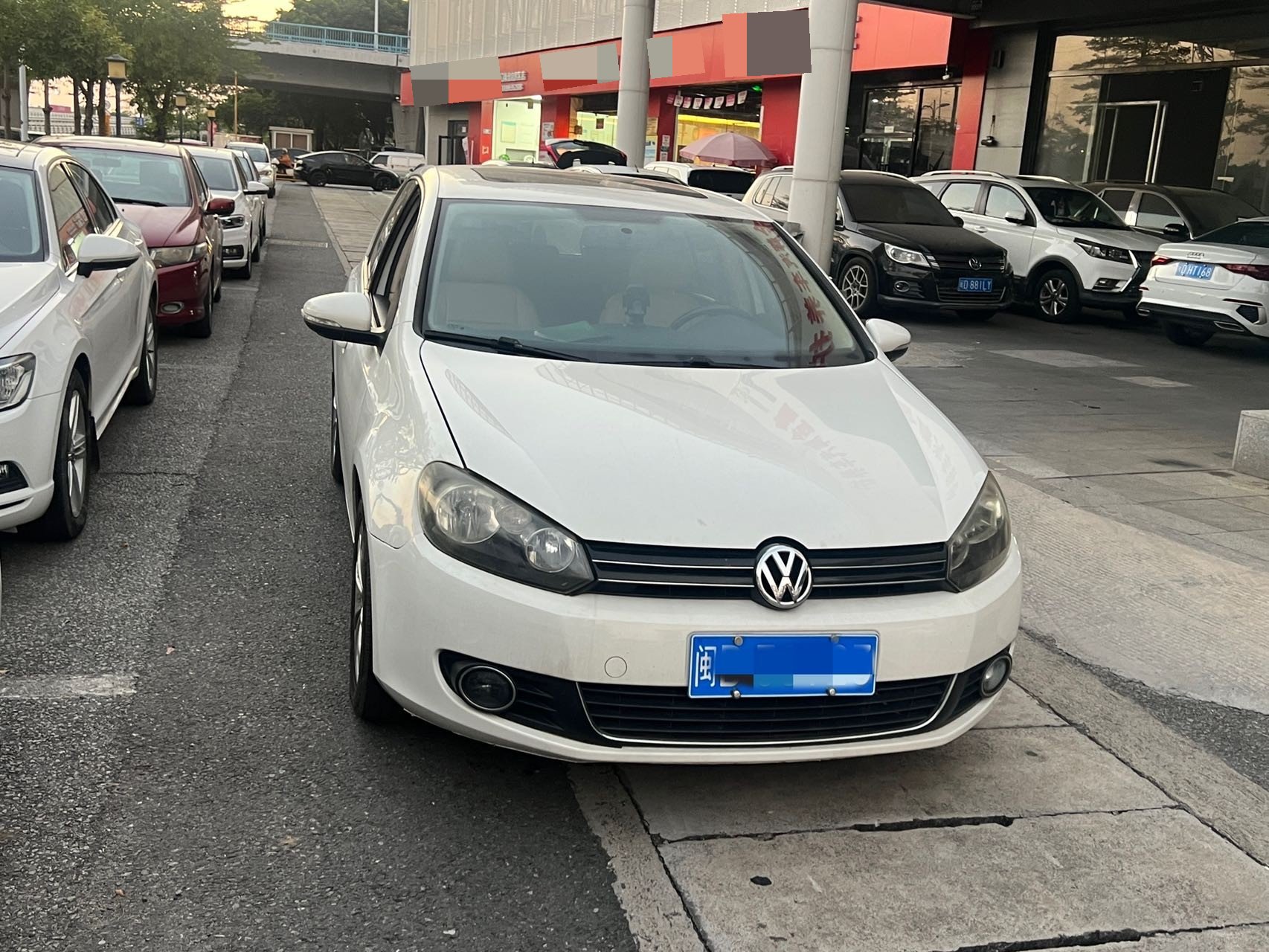 Volkswagen Golf 2013 car image #3