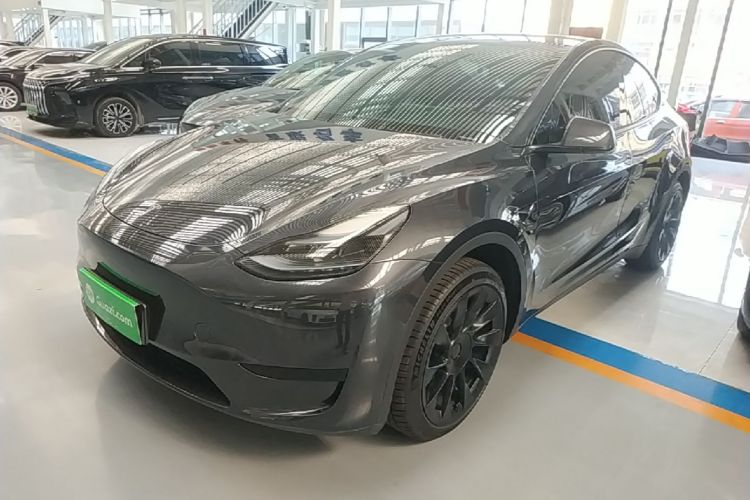 Tesla Model Y 2024 #2 Tesla Model Y 2024 car image #2