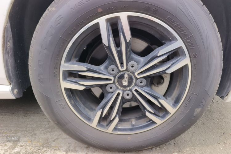 Volkswagen Polo 2017 car image #9