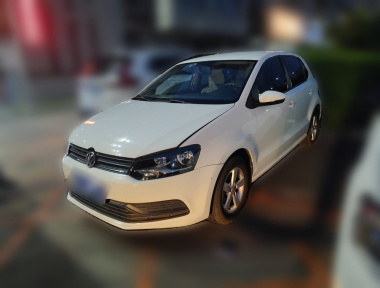 Volkswagen Polo 2015 Volkswagen Polo 2015 car image