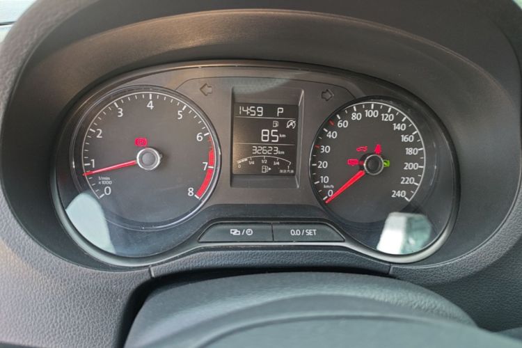 Volkswagen Polo 2018 car image #12