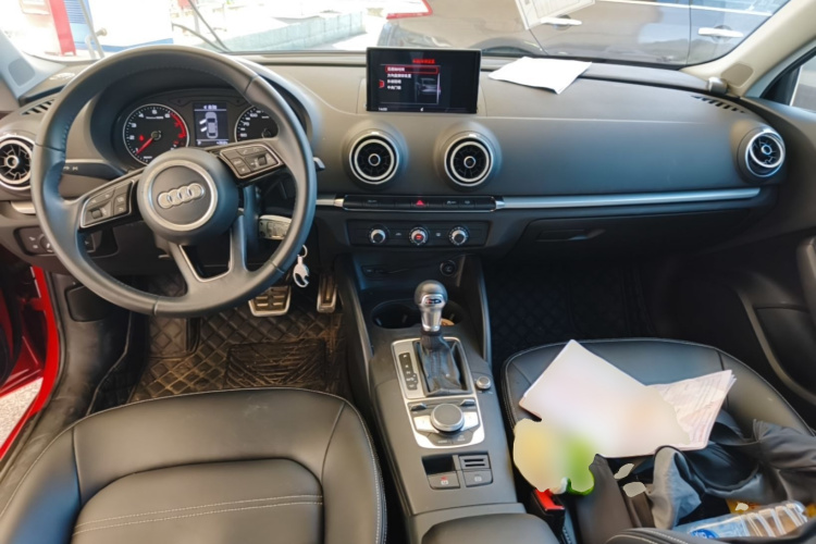 Audi A3 2019 immagine di auto #10