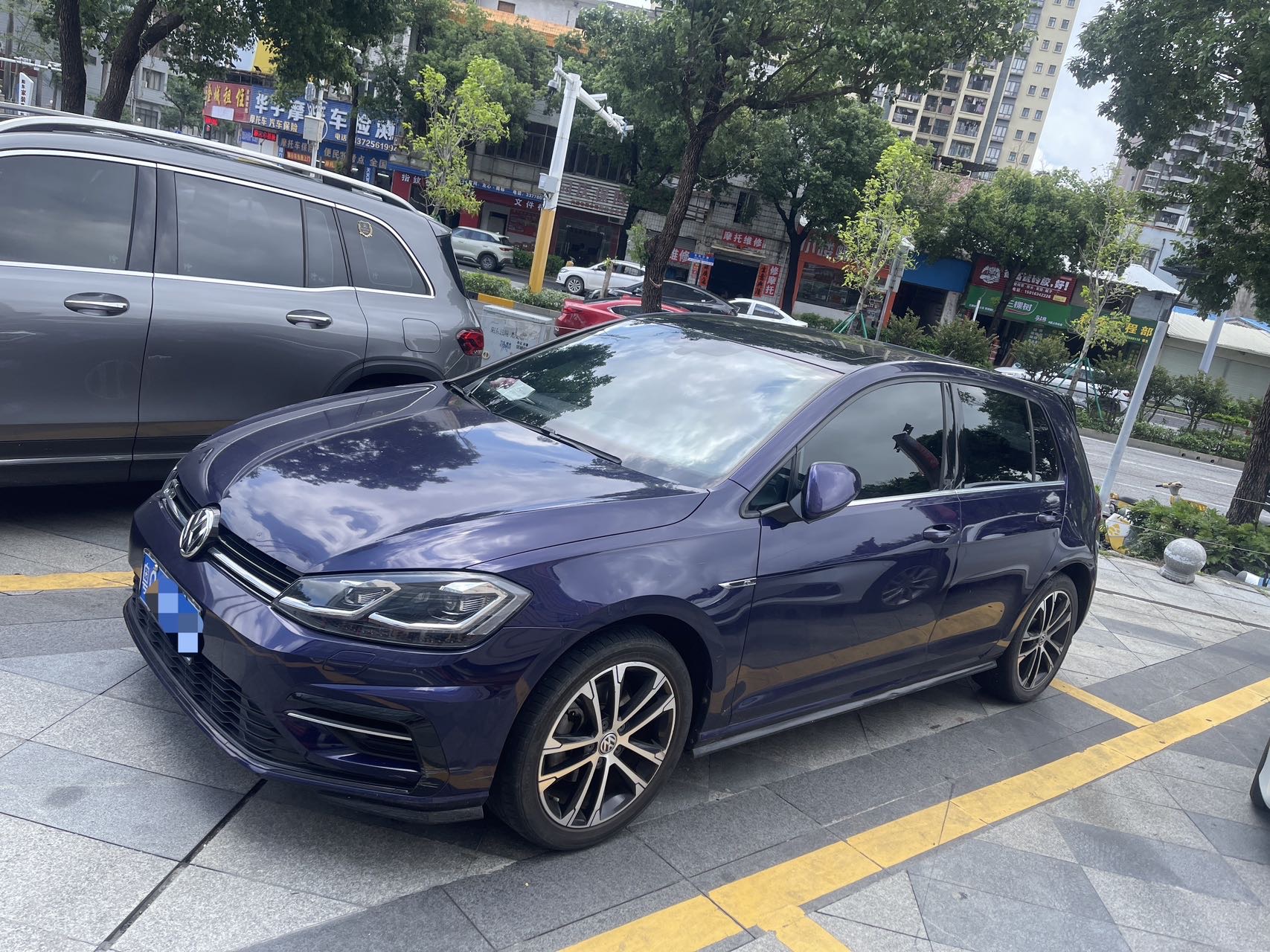 Volkswagen Golf 2019 car image 