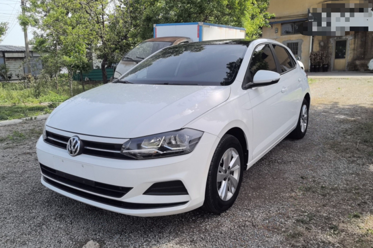 Volkswagen Polo 2020 car image #2