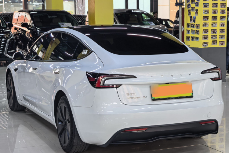 Tesla Model 3 2024 صورة سيارة #7