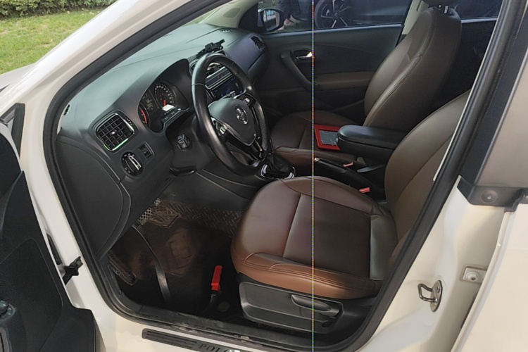 Volkswagen Polo 2017 car image #15