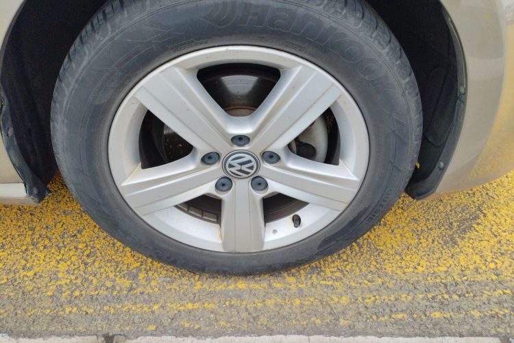 Volkswagen Golf 2017 car image #6