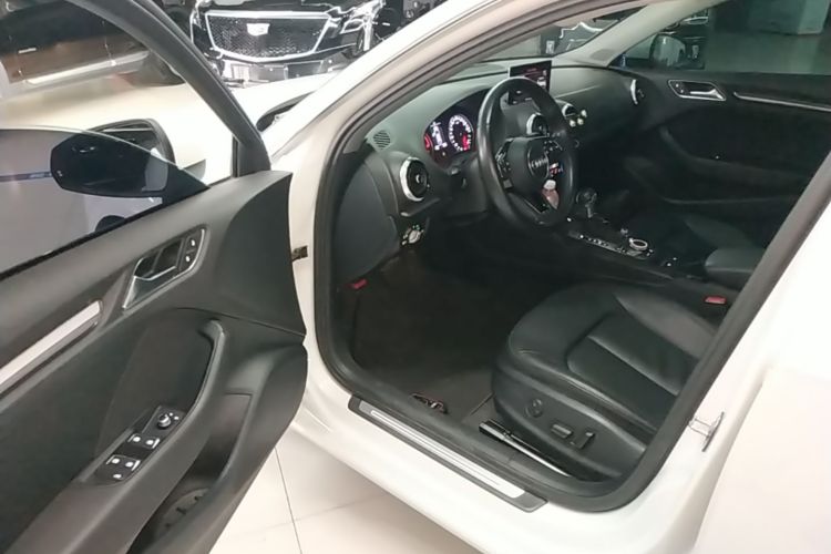 Audi A3 2017 car image #16