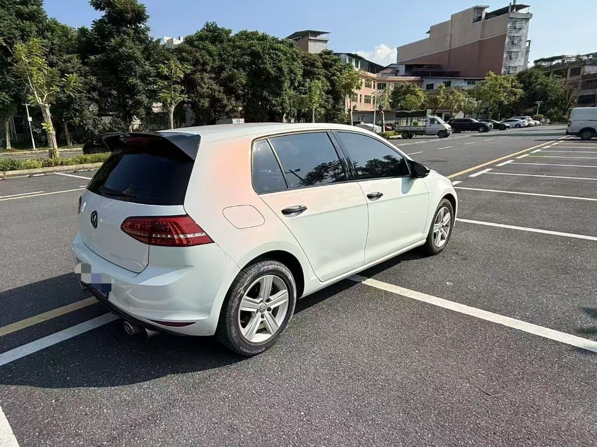 Volkswagen Golf 2014 car image #3