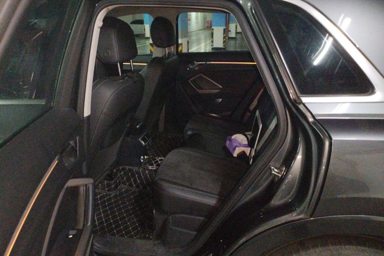 Audi Q3 2021 car image #10