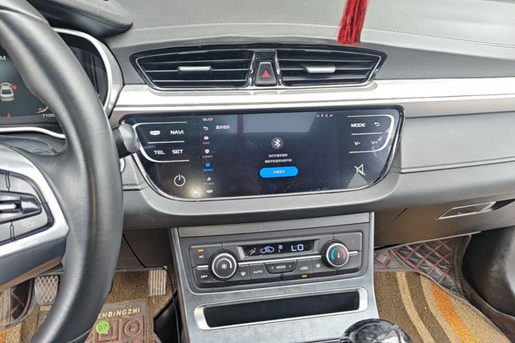 GEELY Emgrand 2021 car image #13