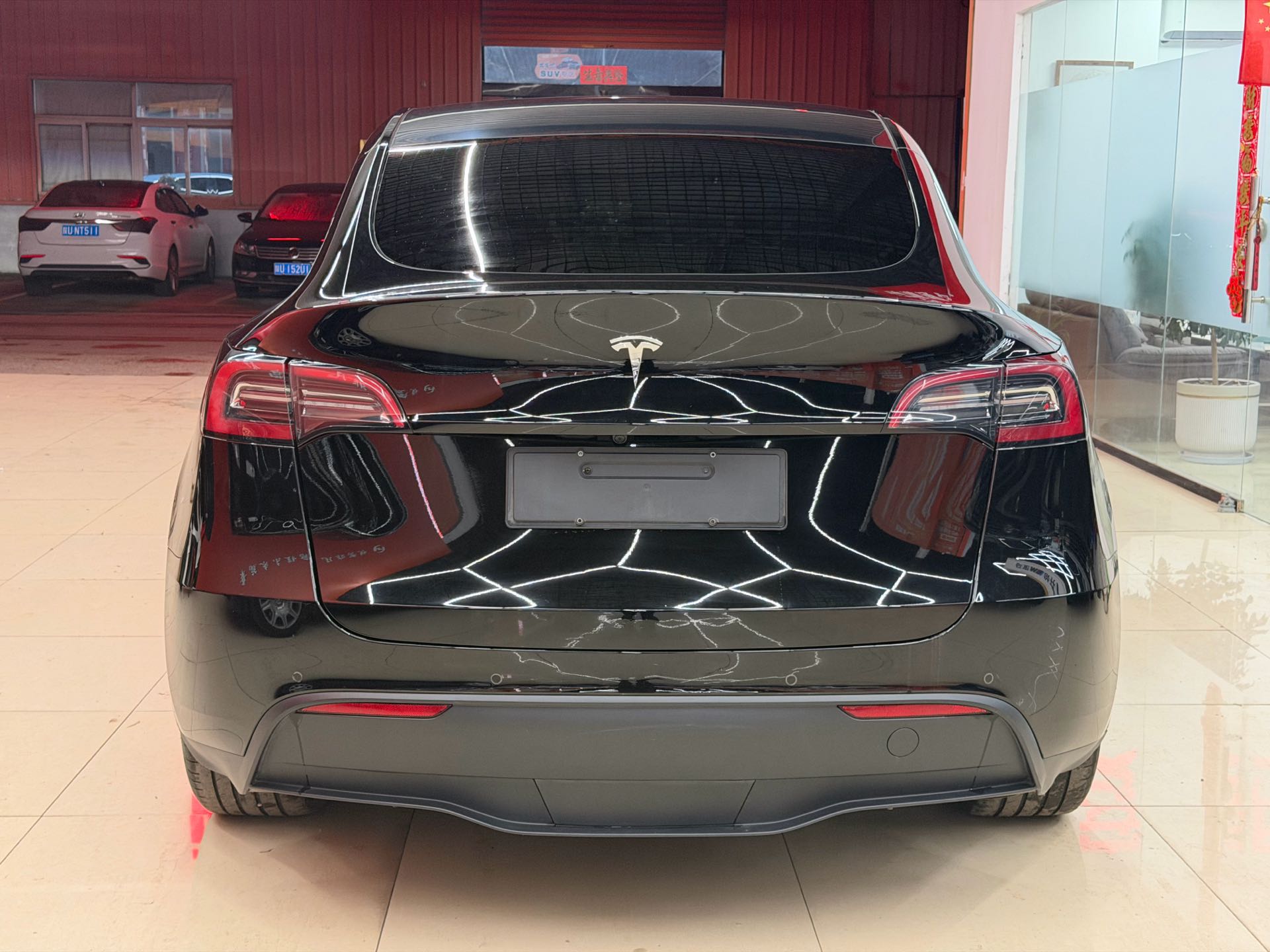 Tesla Model Y 2023 #5 Tesla Model Y 2023 car image #5