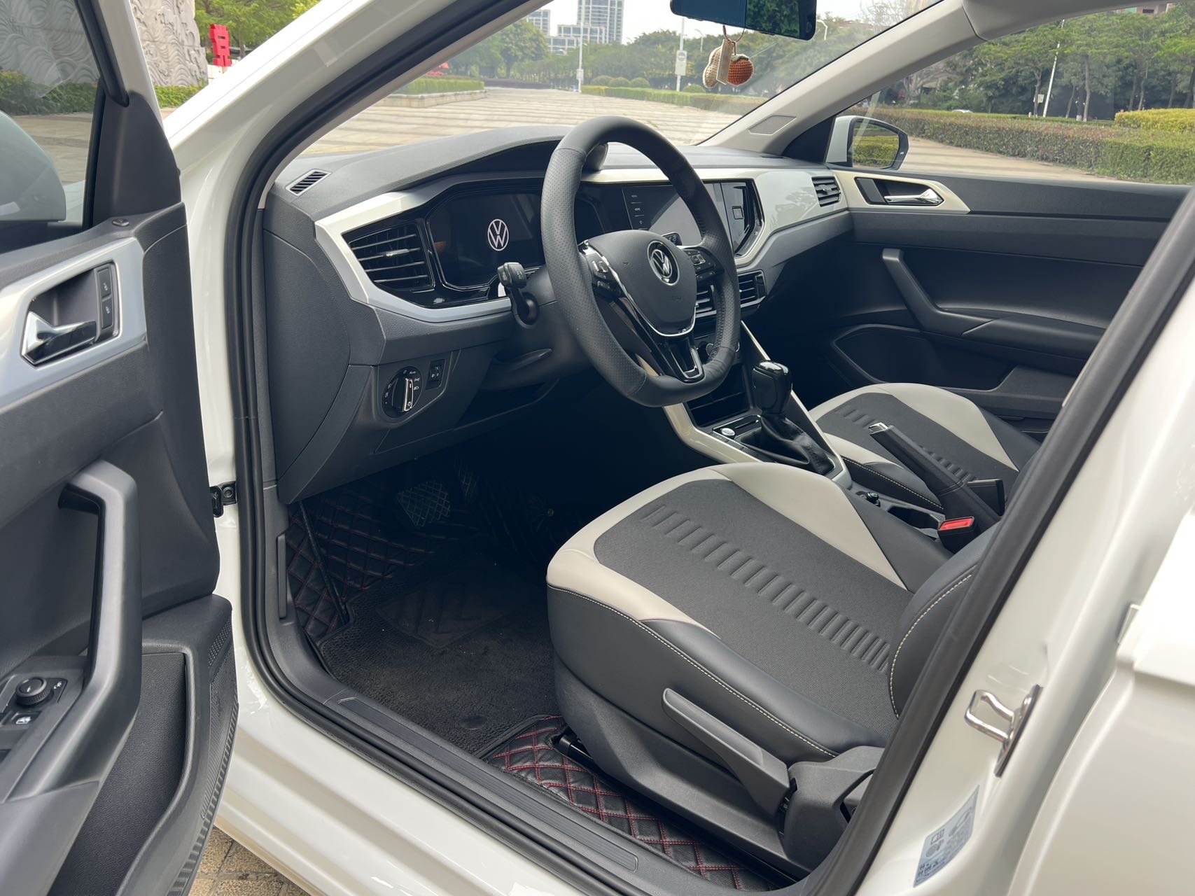 Volkswagen Polo 2023 imagen de coche #8