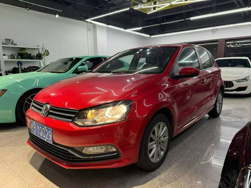 Volkswagen Polo 2015 car image #3