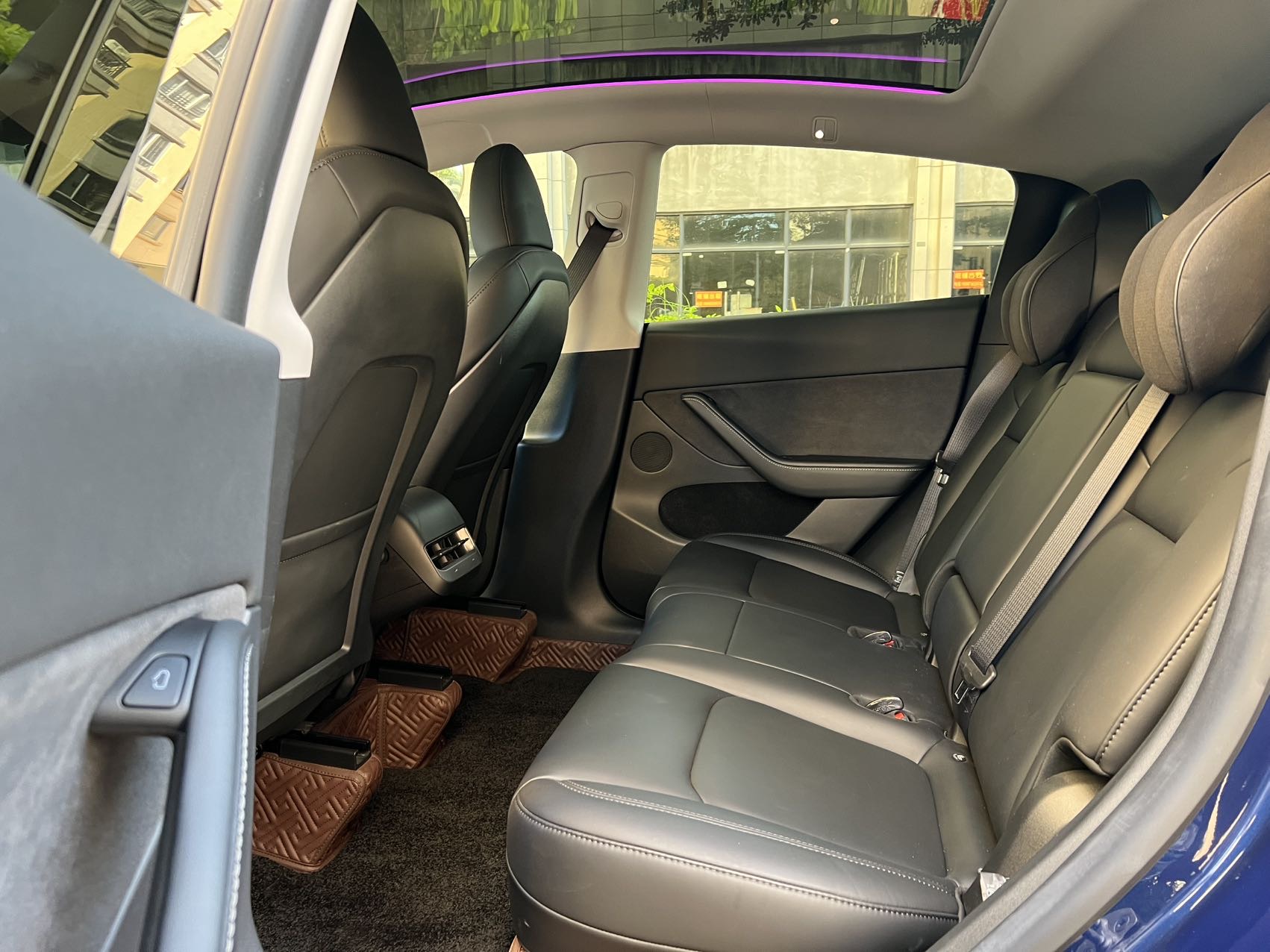 Tesla Model Y 2023 car image #7