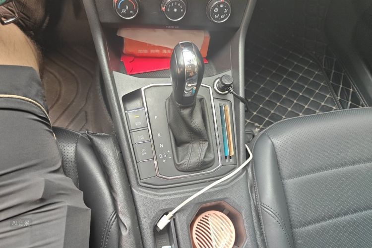Volkswagen Lavida 2019 car image #16