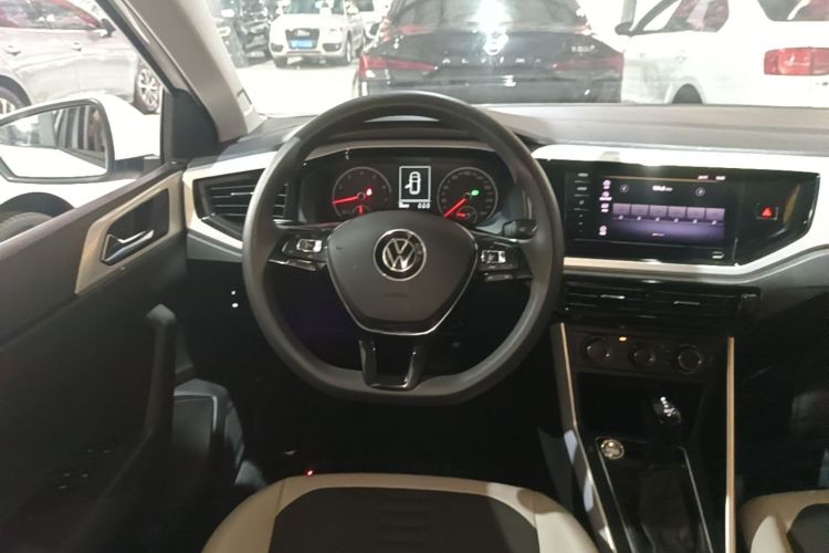 Volkswagen Polo 2022 car image #11