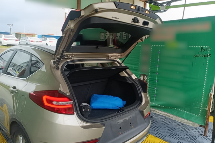 GEELY Emgrand GS 2017 #21 GEELY Emgrand GS 2017 car image #21