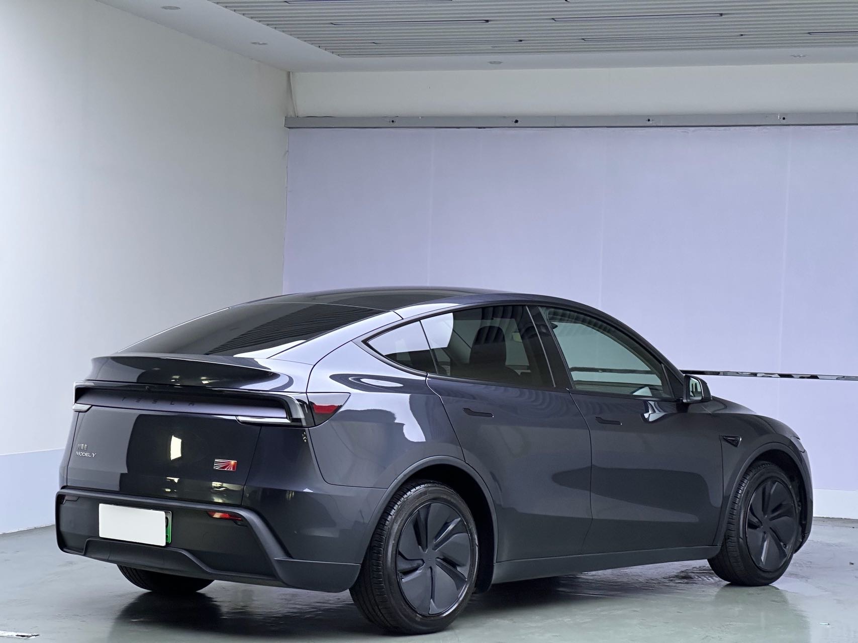 Tesla Model Y 2025 immagine di auto #5