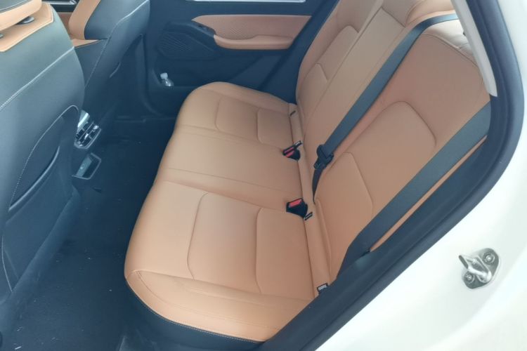 GEELY Emgrand 2024 #17 GEELY Emgrand 2024 car image #17