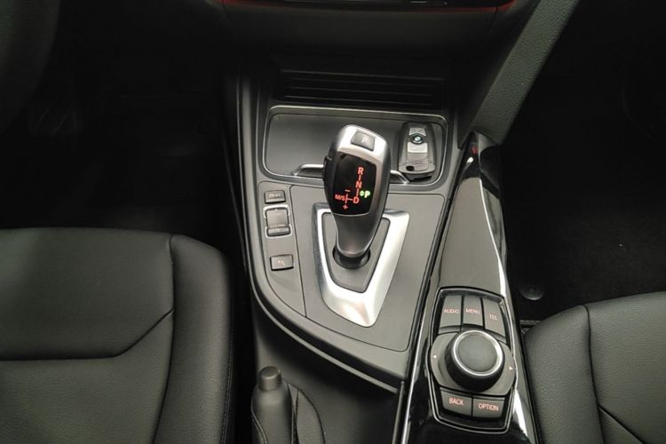 BMW 3 Series 2017 #14 BMW 3 Series 2017 car image #14