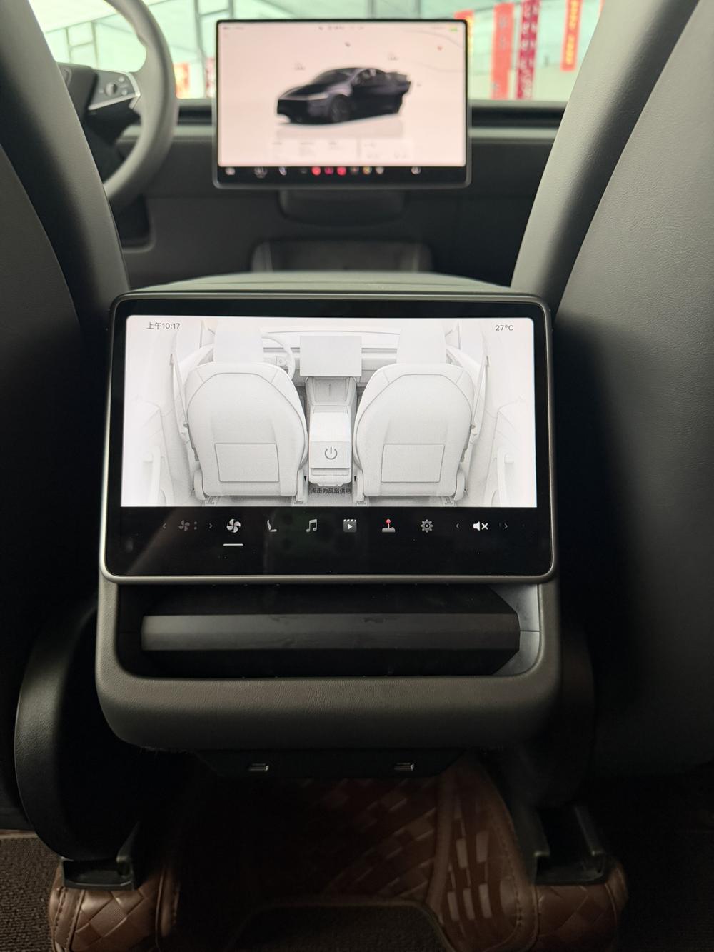 Tesla Model Y 2025 car image #12