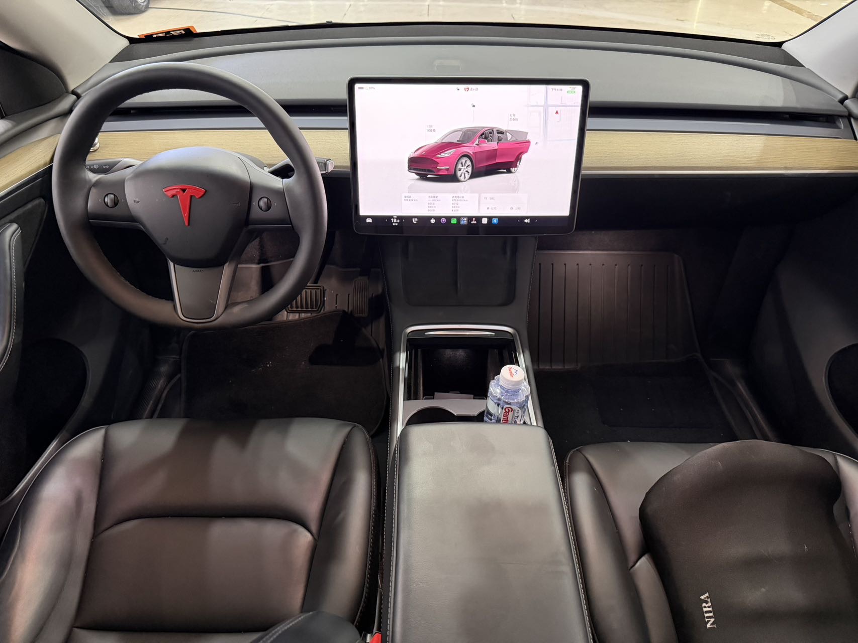 Tesla Model Y 2023 car image #9