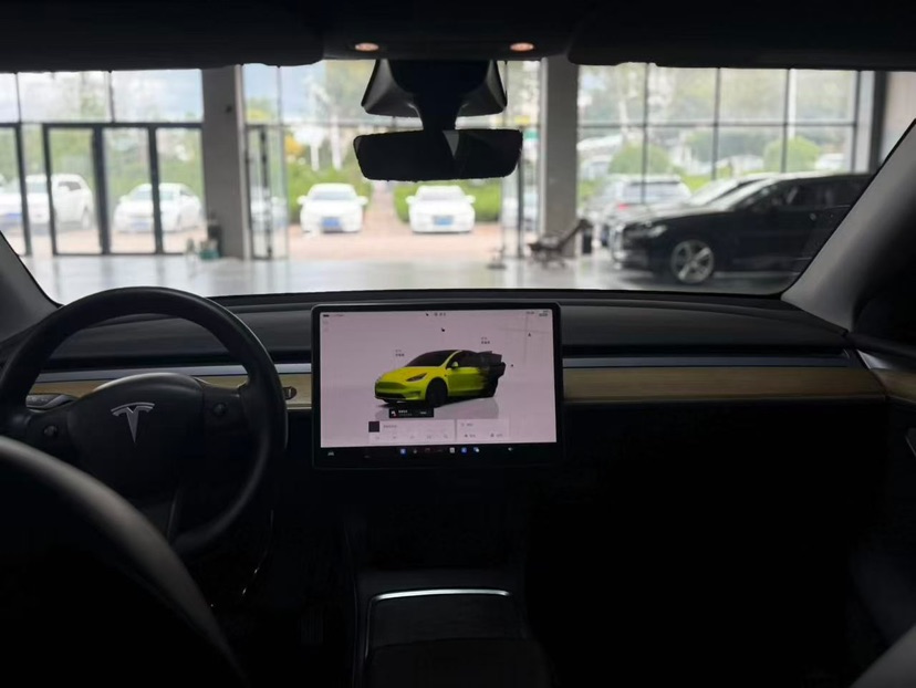 Tesla Model Y 2022 #5 Tesla Model Y 2022 car image #5