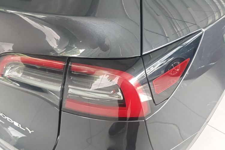 Tesla Model Y 2024 #8 Tesla Model Y 2024 car image #8