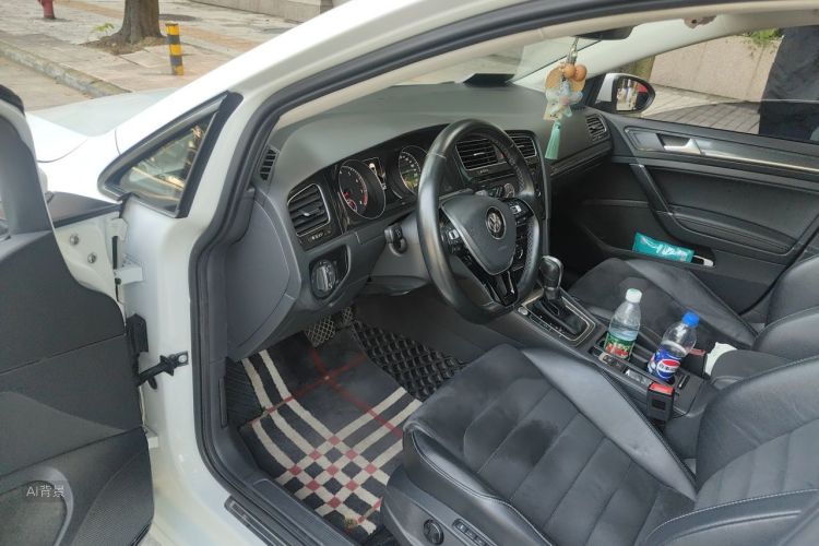 Volkswagen Golf 2018 car image #18