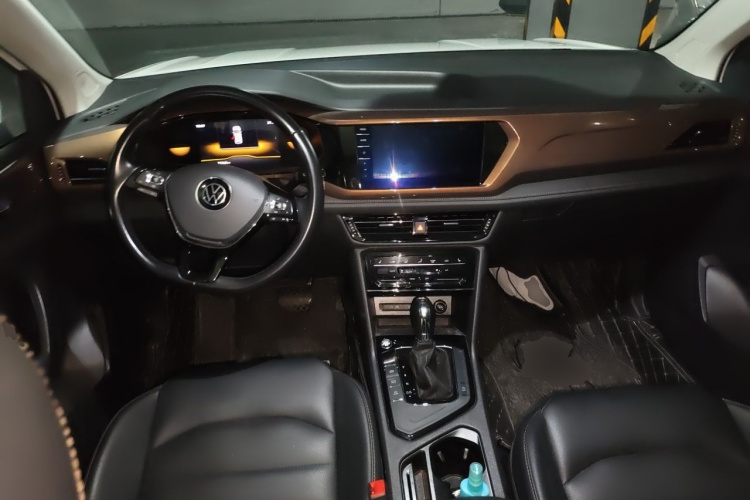 Volkswagen Tharu 2022 car image #7