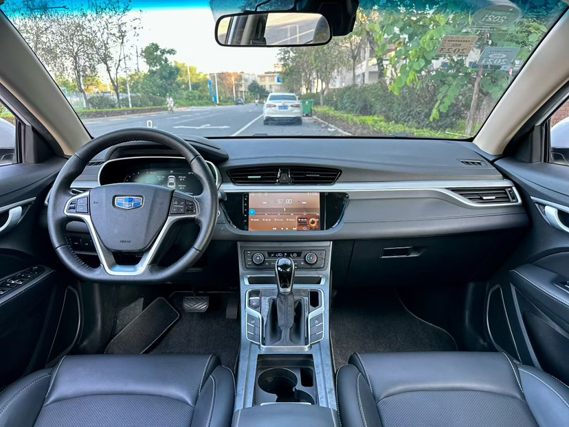 GEELY Emgrand 2019 car image #8