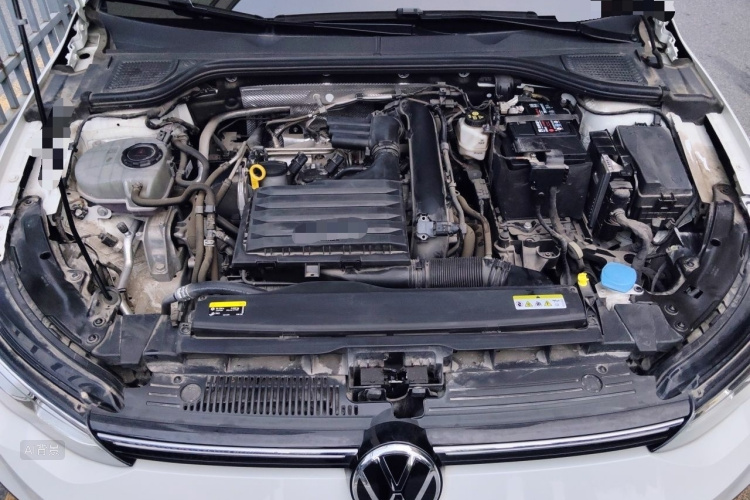 Volkswagen Golf 2022 car image #22