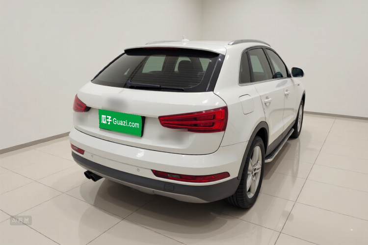 Audi Q3 2018 car image #7